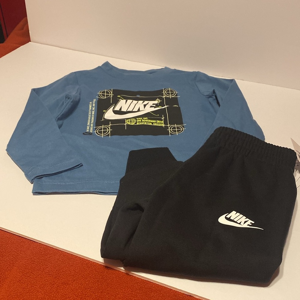 Toddler Nike Set - Picture 4 of 12